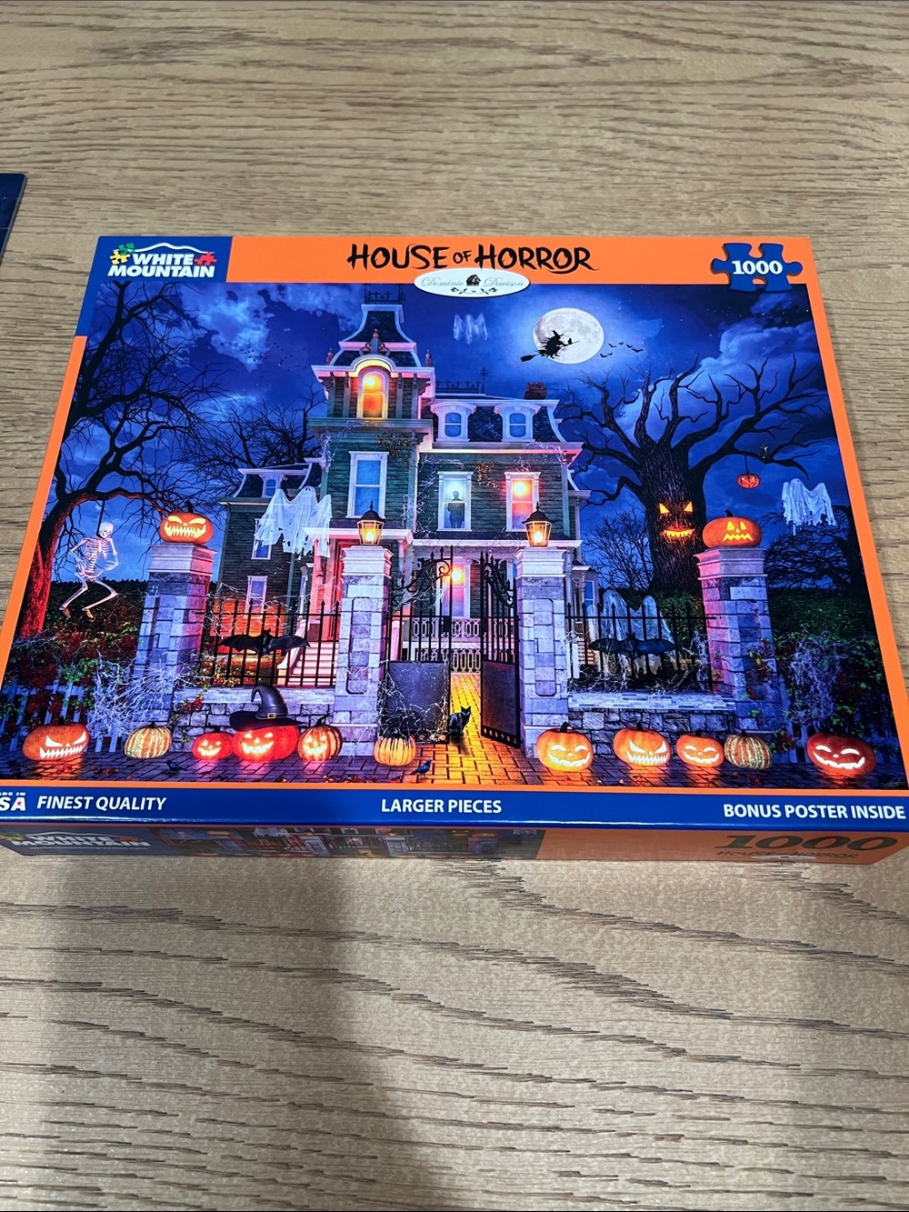 White Mountain Halloween House of Horror Puzzle - 1000 pieces